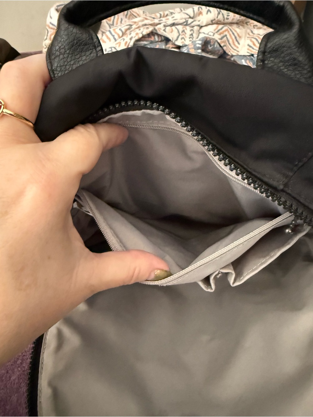 Baggallini Black Nylon Compact Everyday Backpack - Picture 5 of 6
